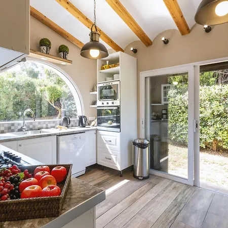 Belleza Villa *